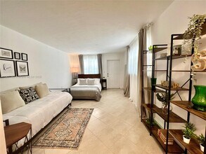 919 Michigan Ave in Miami Beach, FL - Building Photo - Building Photo