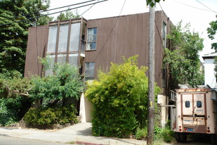 2221-2223 Parker St in Berkeley, CA - Building Photo