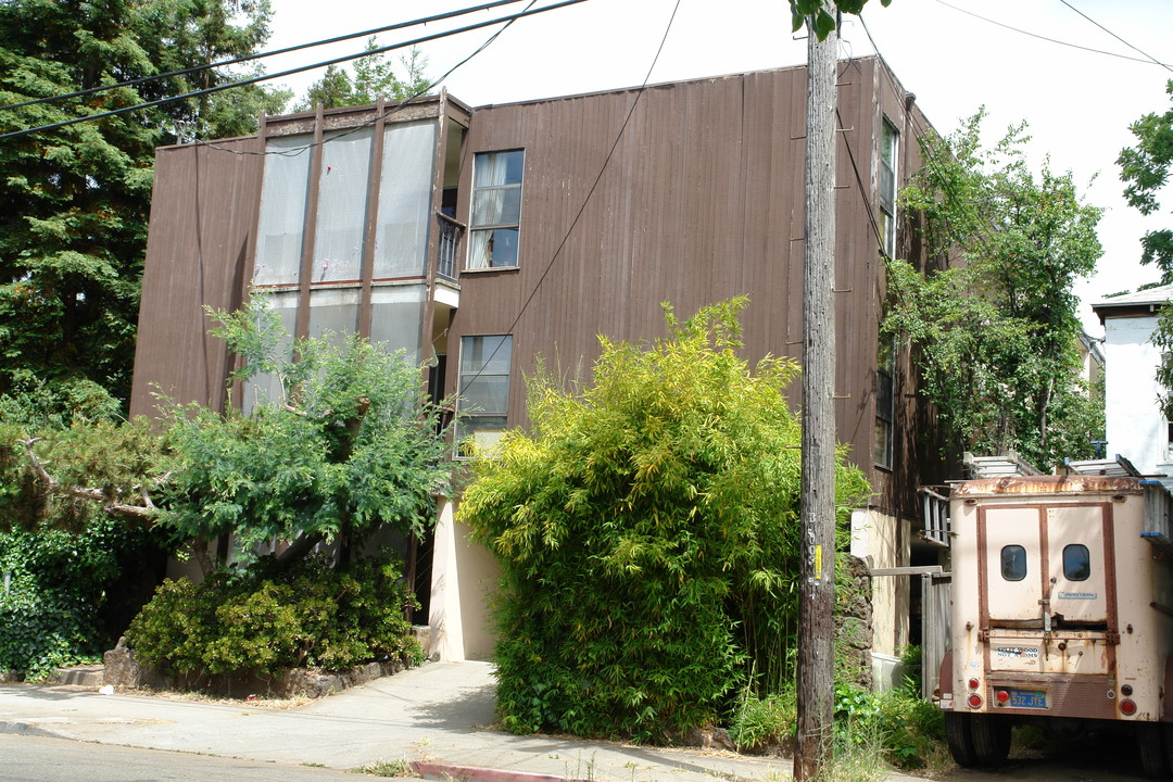 2221-2223 Parker St in Berkeley, CA - Building Photo