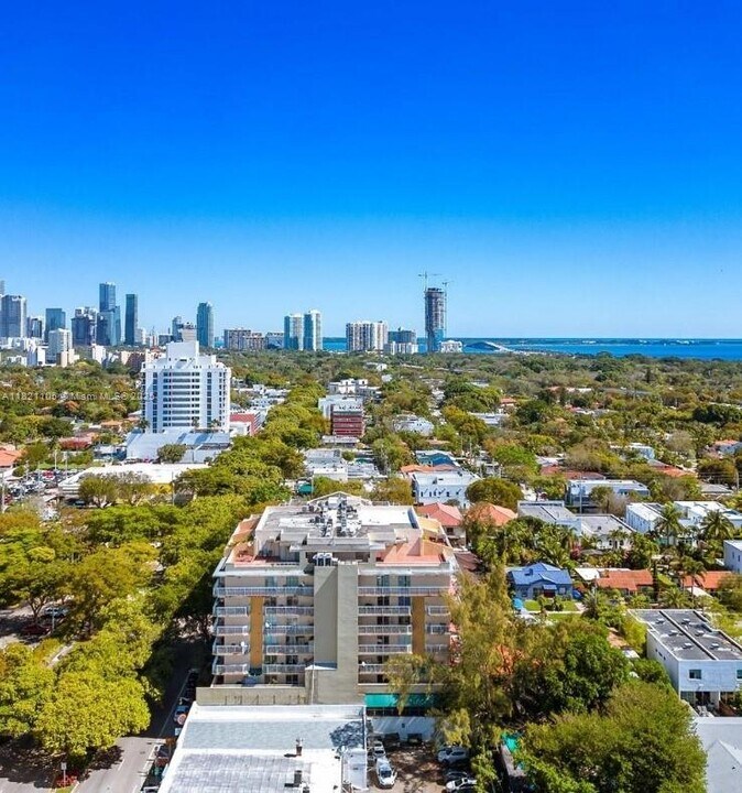 1650 Coral Wy in Coral Gables, FL - Building Photo