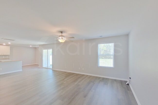 35 E Luminous Way in Hampstead, NC - Building Photo - Building Photo