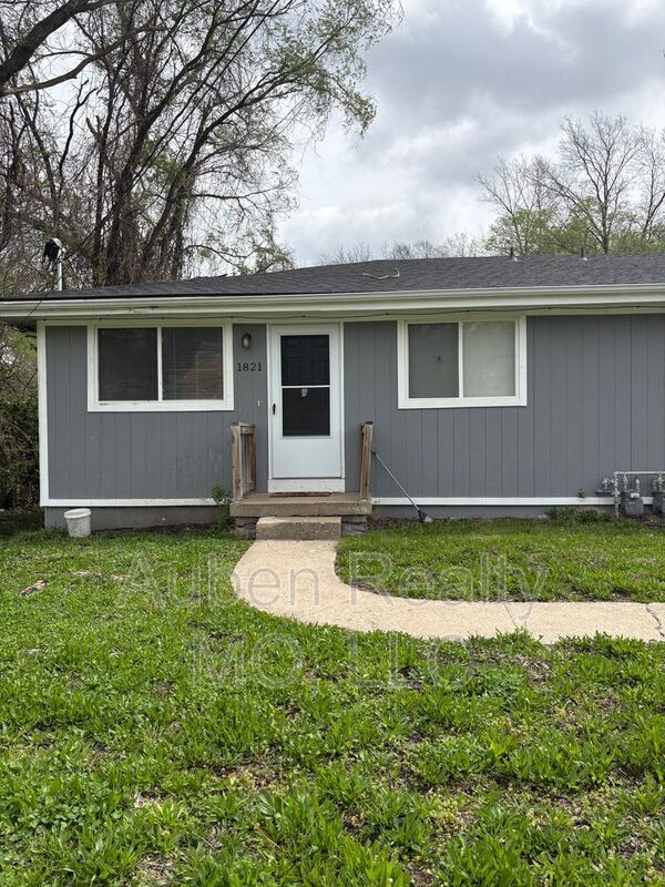 property at 1821 N 50 Terrace