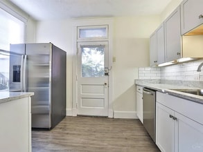 2911 Robertson Ave, Unit Oakley perfect 2 Br in Cincinnati, OH - Foto de edificio - Building Photo