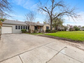 3709 Bellaire Cir in Fort Worth, TX - Building Photo