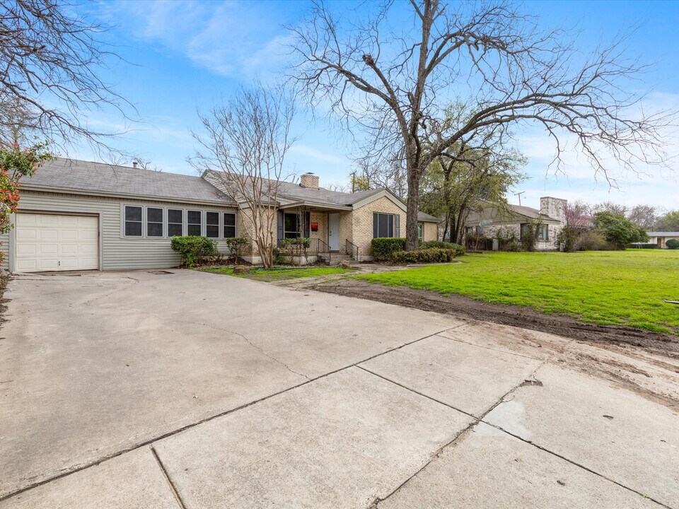 3709 Bellaire Cir in Fort Worth, TX - Building Photo