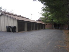 325 W 9th St in New Richmond, WI - Building Photo - Building Photo