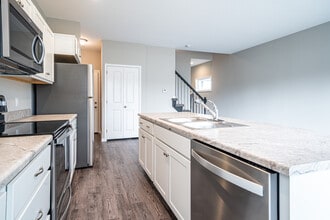 Becklow Place in Fort Wayne, IN - Foto de edificio - Building Photo