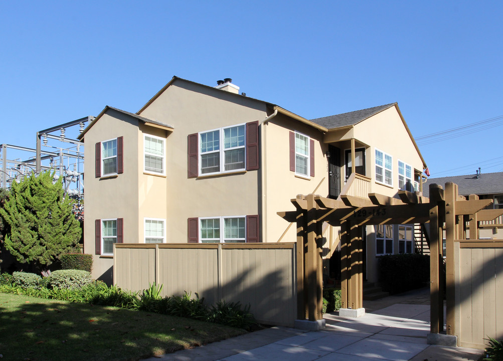 Jolacor Apartments in Coronado, CA - Foto de edificio