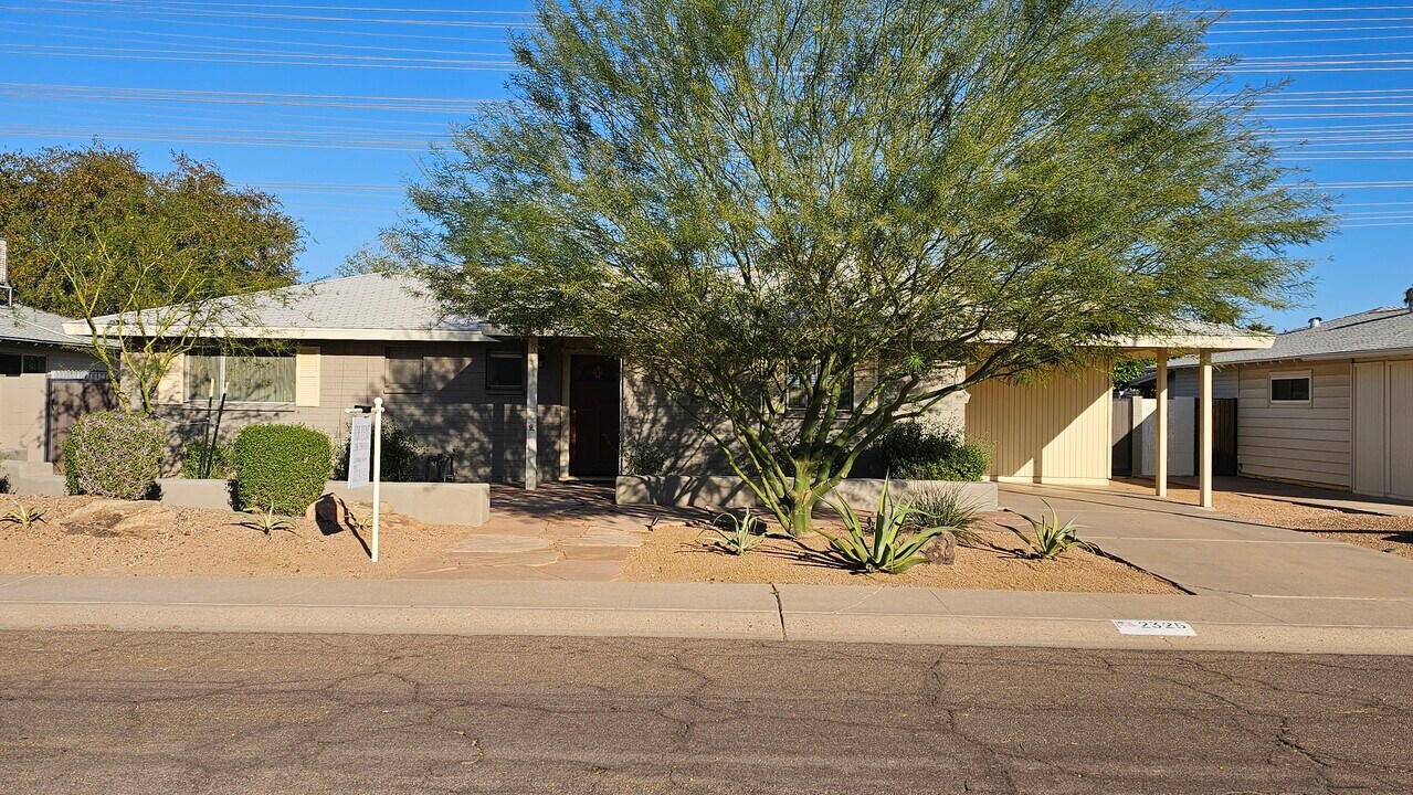 2325 N 66th St in Scottsdale, AZ - Building Photo