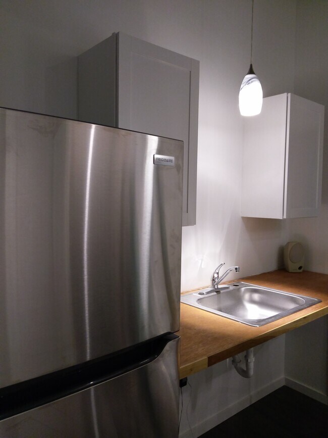 37 W Bridge St Apartments and Nearby Oswego Apartments For Rent