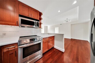 20 Calabria Ave, Unit 302 in Coral Gables, FL - Building Photo - Building Photo