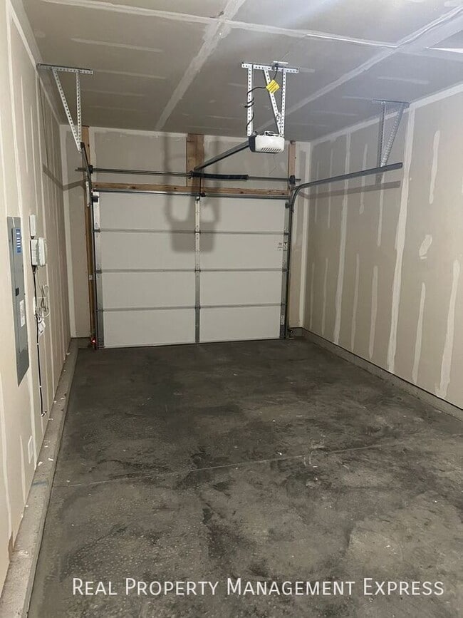 property at 9606 W Tunis Dr