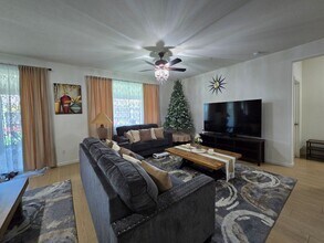 5050 Wolfberry Wy in Roseville, CA - Building Photo - Building Photo