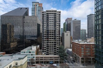 Royal Crest in Seattle, WA - Building Photo - Building Photo