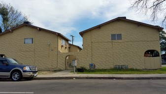 116 W Race Ave Apartments