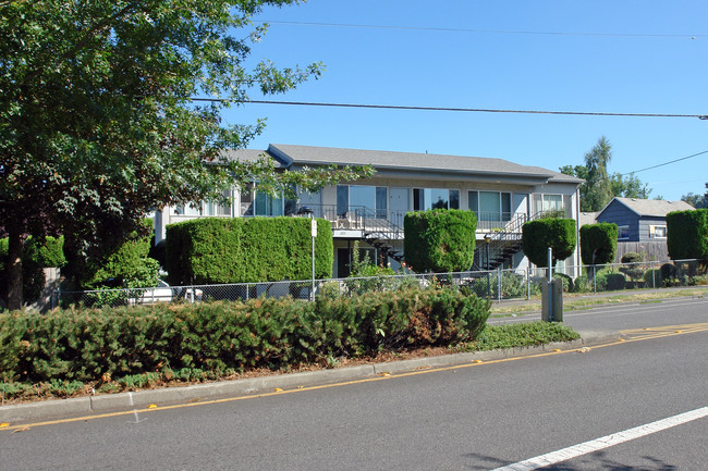 2857 SE Gladstone St in Portland, OR - Building Photo - Building Photo