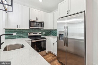 415 W York St in Philadelphia, PA - Building Photo - Building Photo