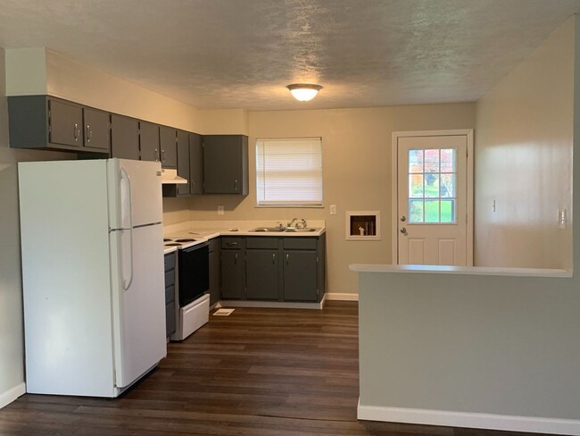 3052-3058 Seals Ln in Morristown, TN - Building Photo - Building Photo
