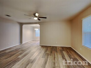 160 Hanging Moss Dr in Cibolo, TX - Building Photo - Building Photo