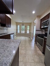 14 Apache Way in Branchburg, NJ - Foto de edificio - Building Photo