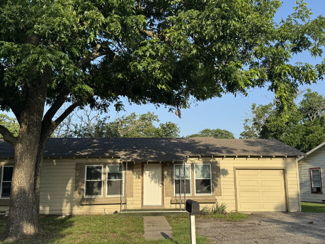 property at 1240 N Garfield Ave