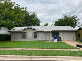 821 Michelle Dr in Copperas Cove, TX - Building Photo