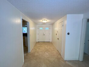 24507 Hatteras St in Los Angeles, CA - Building Photo - Building Photo