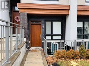 39 Robinson St N in Grimsby, ON - Building Photo - Building Photo