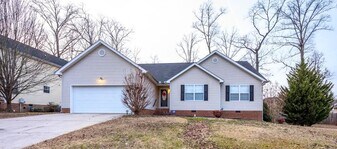 5578 Sarah Dr in Ooltewah, TN - Building Photo