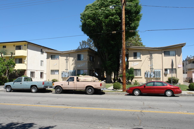 Haskell Palms in Van Nuys, CA - Building Photo - Building Photo