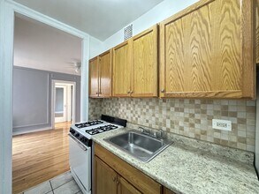 1367 W Estes Ave in Chicago, IL - Building Photo - Building Photo