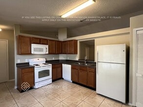 695 Satin Leaf Cir in Ocoee, FL - Building Photo - Building Photo