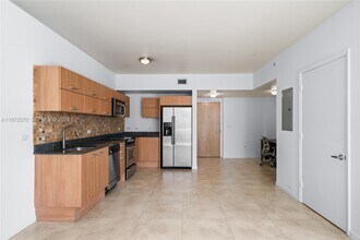 350 S Miami Ave, Unit 2210 in Miami, FL - Building Photo - Building Photo
