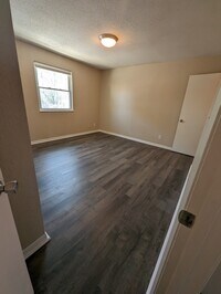 6228 Robinson St photo'