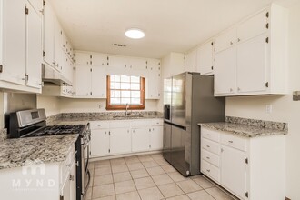 608 Creekwood Ct SE in Conyers, GA - Building Photo - Building Photo