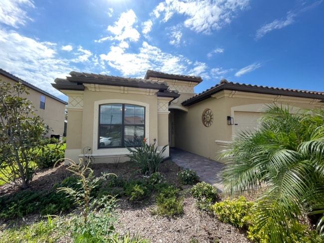 20572 Benissimo Dr in Venice, FL - Building Photo - Building Photo