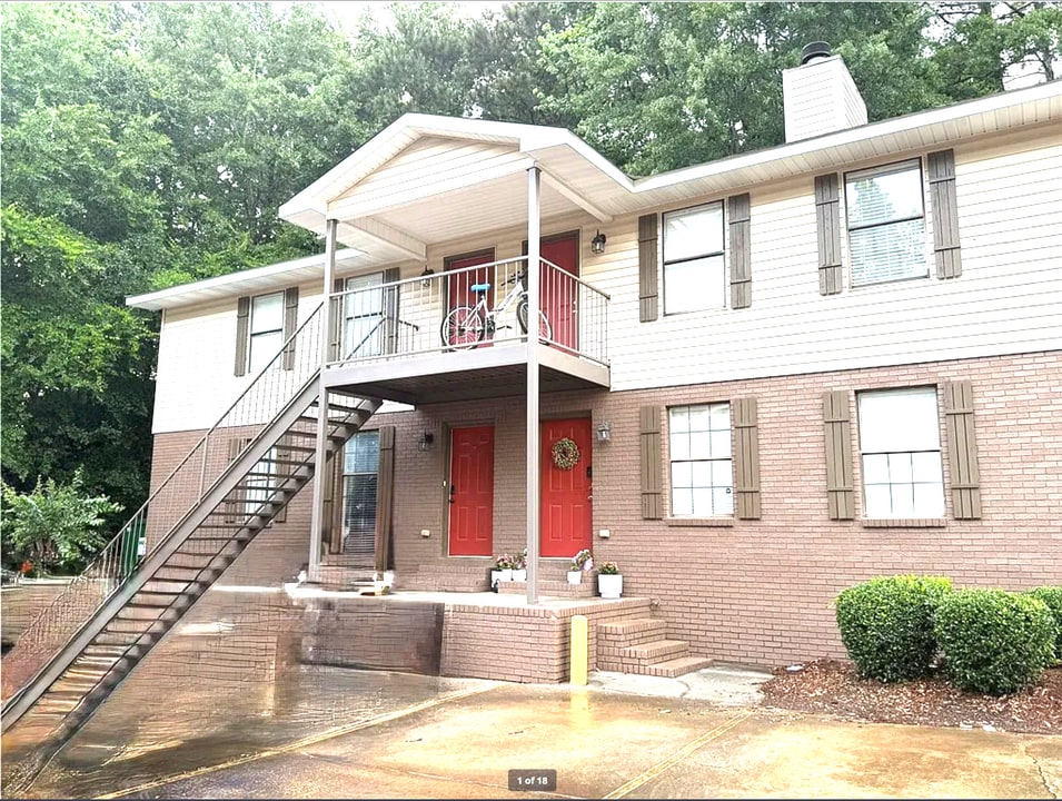 449 N Donahue Dr in Auburn, AL - Building Photo
