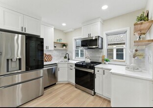 76 Orchard St in Medford, MA - Building Photo - Building Photo