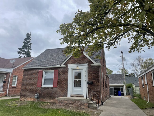 21817 McCormick St in Grosse Pointe, MI - Building Photo - Building Photo