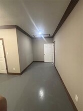 9480 Plum Grove Rd in Cleveland, TX - Foto de edificio - Building Photo