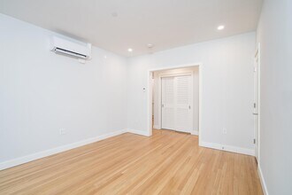 17 Forest St, Unit 21 in Cambridge, MA - Foto de edificio - Building Photo