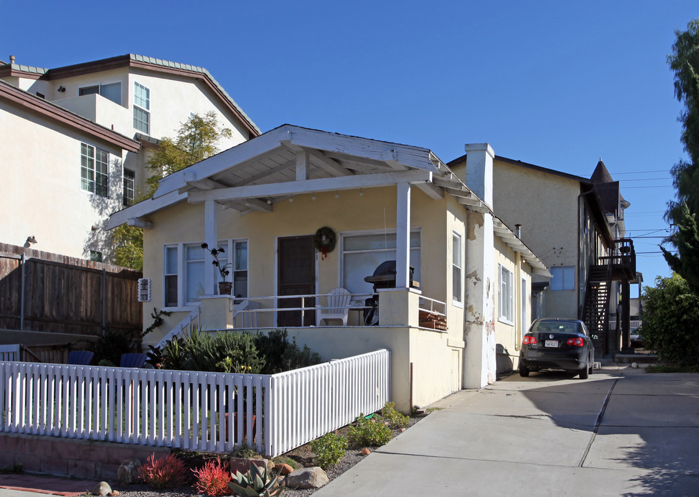 4257-4265 Cleveland Ave in San Diego, CA - Building Photo