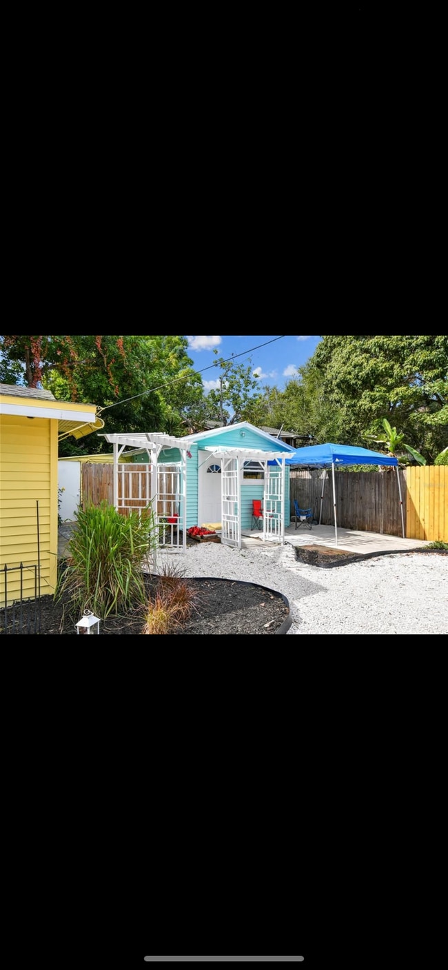 1414 17th St W in Bradenton, FL - Foto de edificio - Building Photo