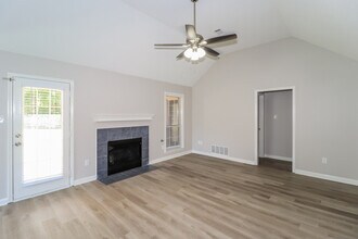 190 Winding Creek Dr in Oakland, TN - Building Photo - Building Photo