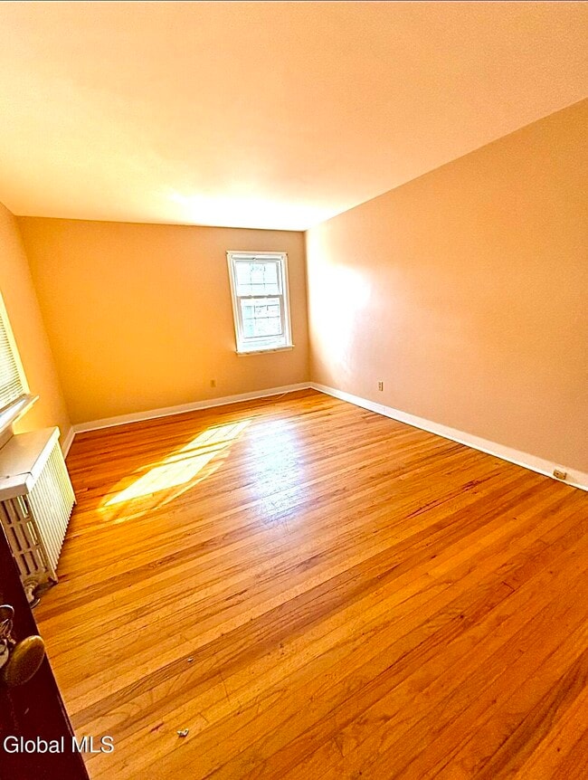 2224 Crescent Rd in Niskayuna, NY - Building Photo - Building Photo