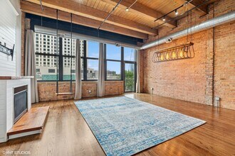 1243 S Wabash Ave in Chicago, IL - Building Photo - Building Photo