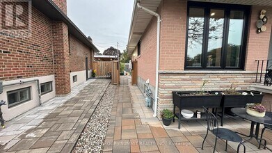 12 Brampton Rd in Toronto, ON - Building Photo - Building Photo