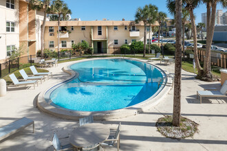 The Villas Apartments in Jacksonville Beach, FL - Building Photo - Other