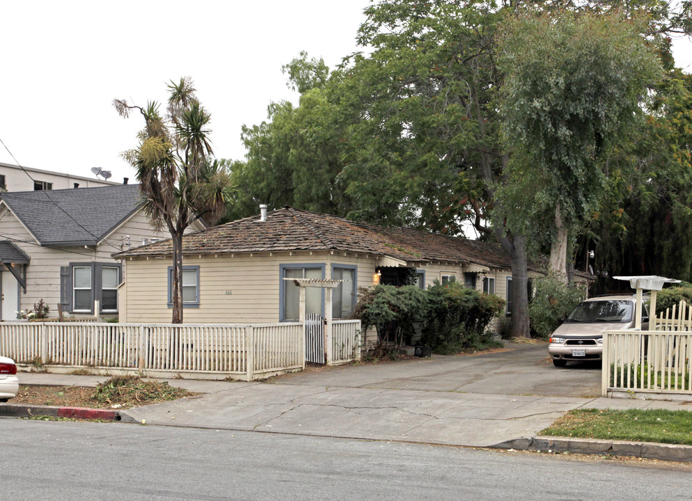 666 S 9th St in San Jose, CA - Building Photo