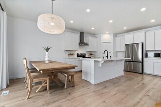 2869 S Drake Ave in Saratoga Springs, UT - Building Photo - Building Photo